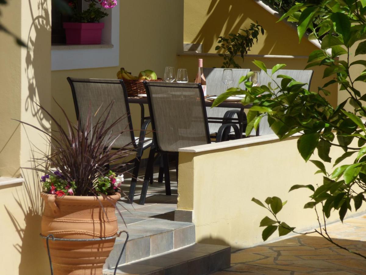 Natashas Apartments إيبسوس المظهر الخارجي الصورة